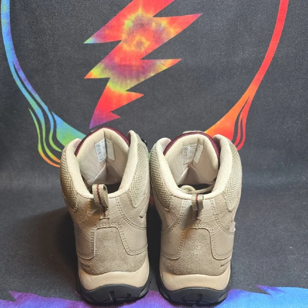 Columbia Men's Beige and Burgundy Hiking Boots - Picture 3 of 7